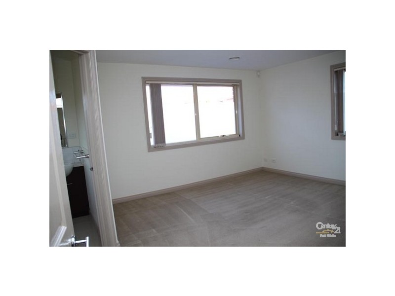 2/7 MAY STREET, Doncaster East VIC 3109