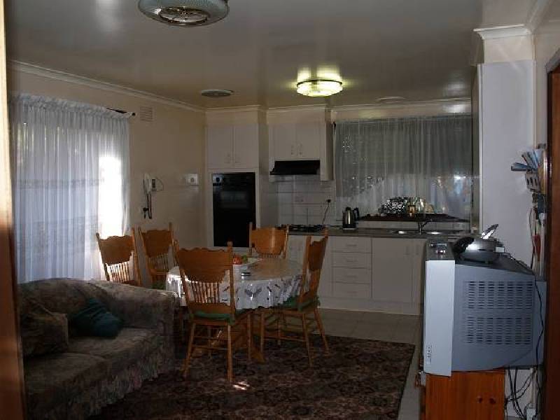 1 Meadows Court, Chadstone VIC 3148