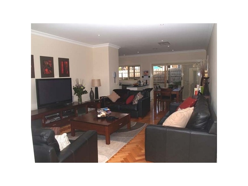 2/12 Charlton Street, Blackburn North VIC 3130