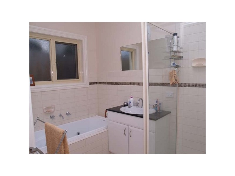 2/12 Charlton Street, Blackburn North VIC 3130