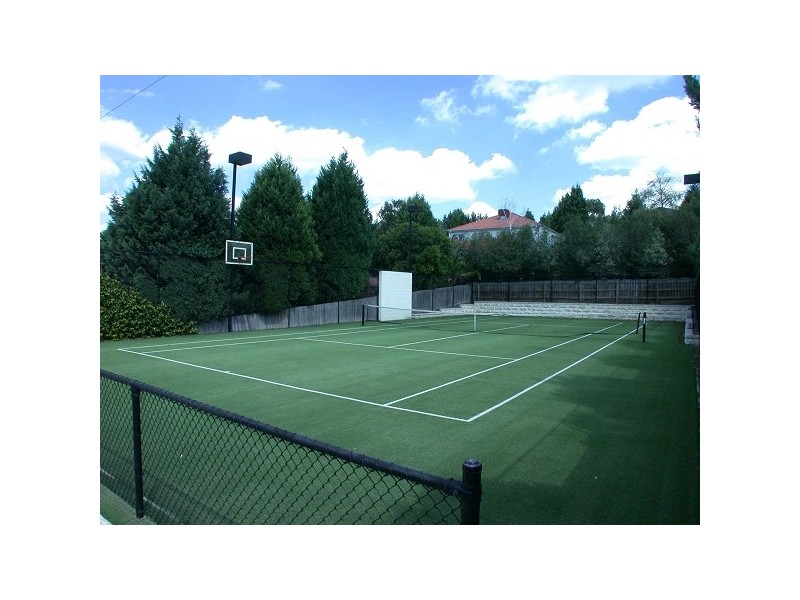 44 Tidcombe Crescent, Doncaster East VIC 3109