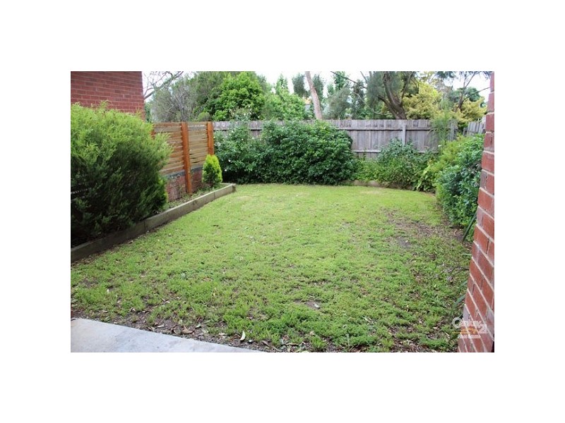 2/8 Sweyn Street, Balwyn North VIC 3104