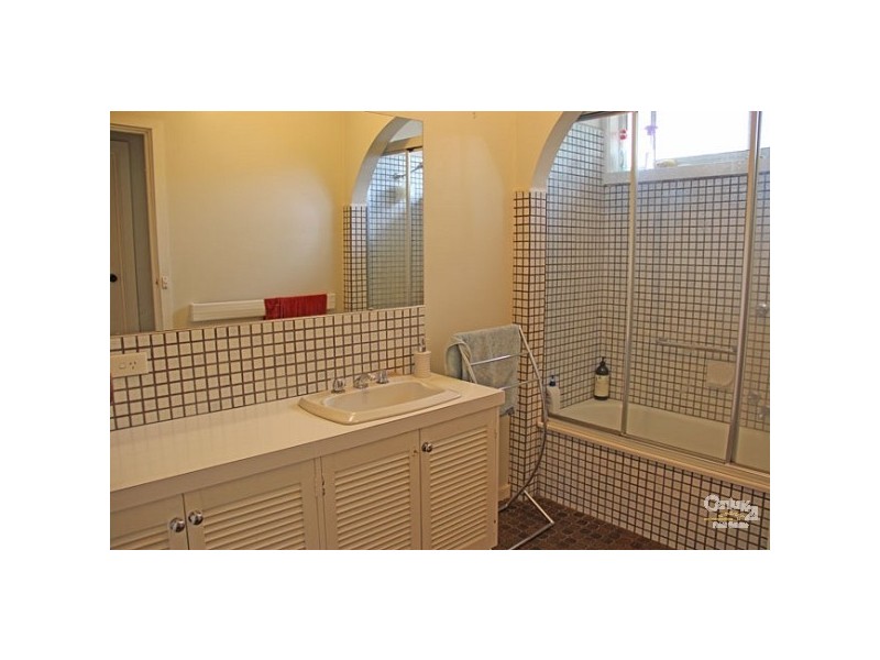 2/8 Sweyn Street, Balwyn North VIC 3104