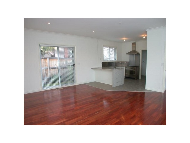 2/828 Doncaster Rd, Doncaster VIC 3108