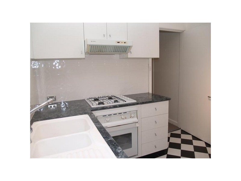 2/62 Gourlay Street, St Kilda East VIC 3183