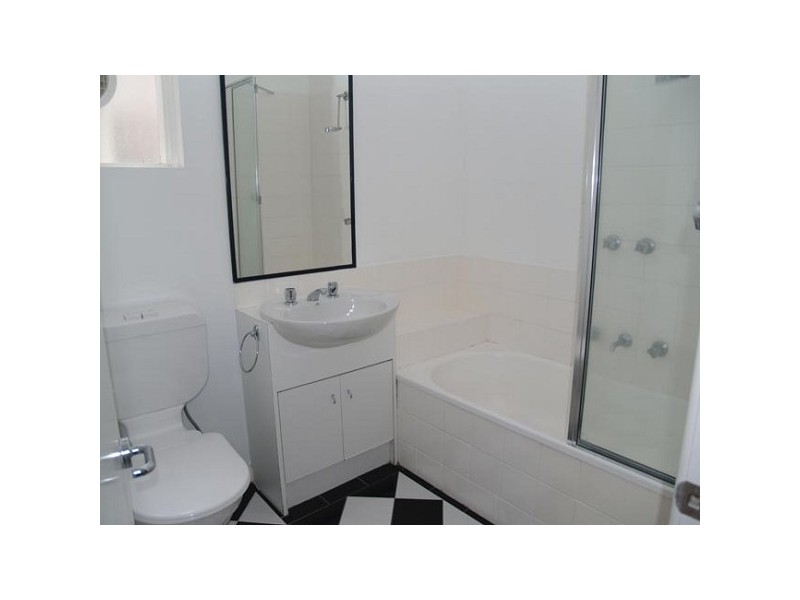 2/62 Gourlay Street, St Kilda East VIC 3183