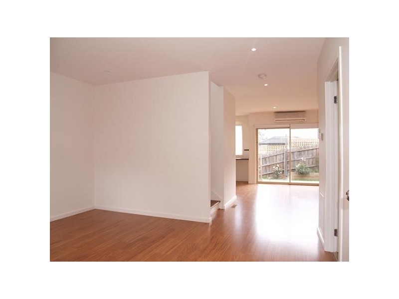 2/84 Wood Street, Templestowe VIC 3106