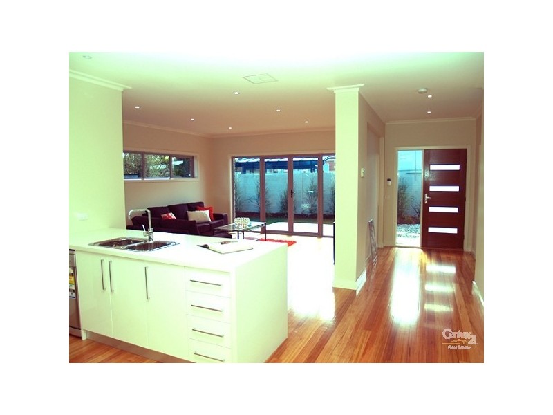 1 /1082 Doncaster Road, Doncaster East VIC 3109