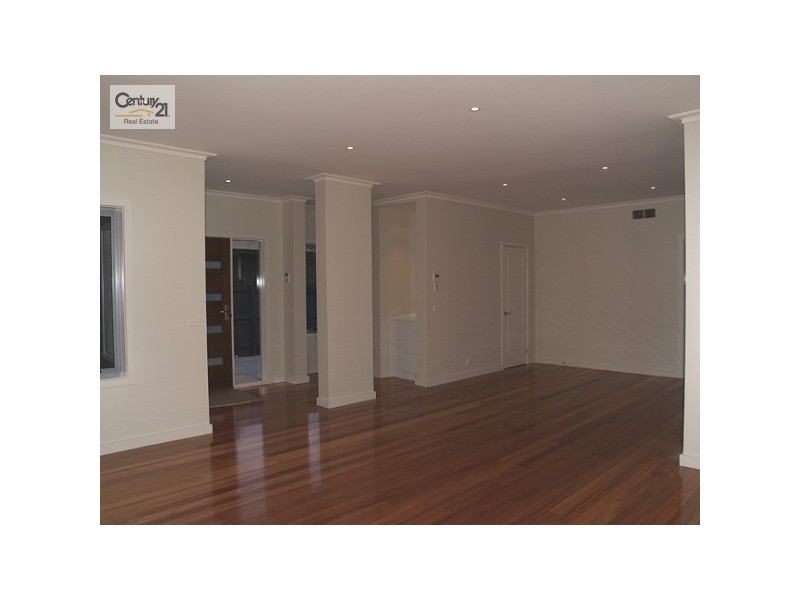 1 /1082 Doncaster Road, Doncaster East VIC 3109
