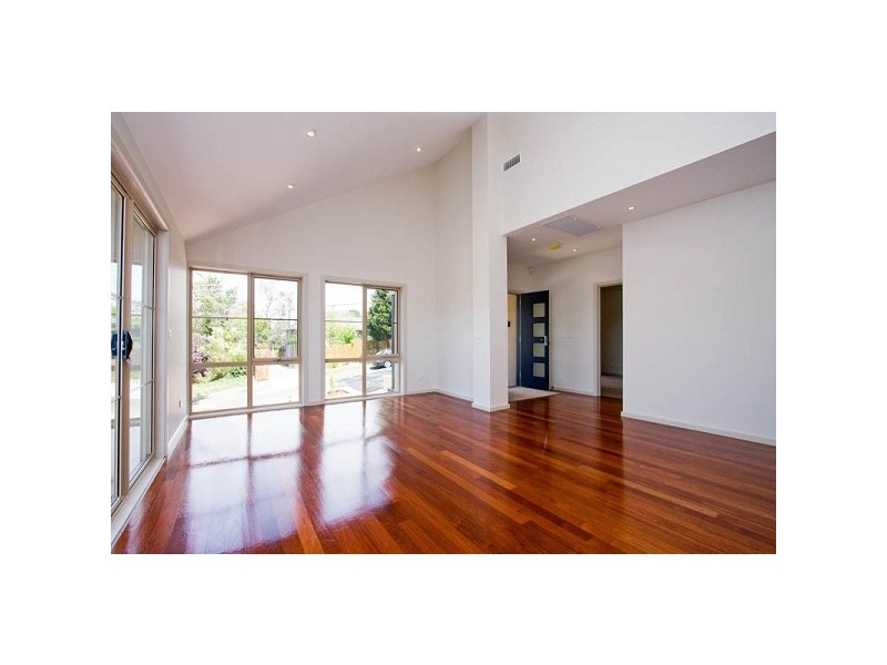 25 Reserve Rd, Ringwood VIC 3134