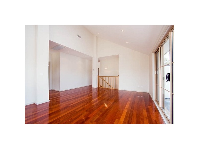 25 Reserve Rd, Ringwood VIC 3134