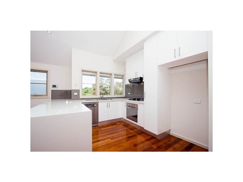 25 Reserve Rd, Ringwood VIC 3134