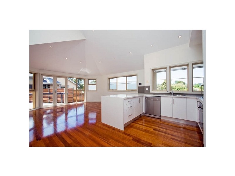 25 Reserve Rd, Ringwood VIC 3134