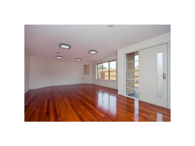 25 Reserve Rd, Ringwood VIC 3134