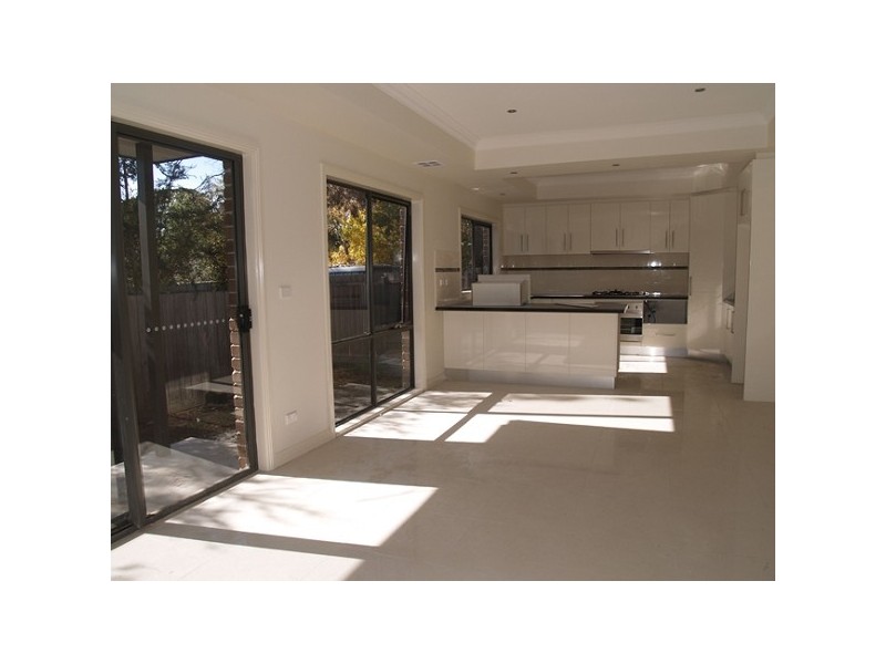 2/1093 Doncaster Rd, Doncaster East VIC 3109