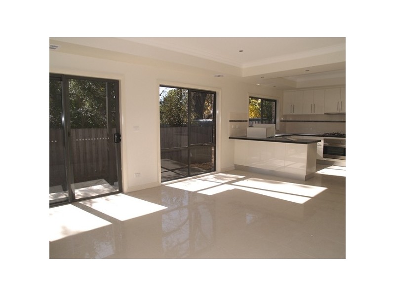 2/1093 Doncaster Rd, Doncaster East VIC 3109