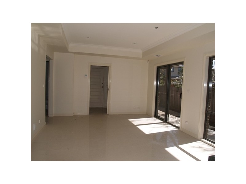 2/1093 Doncaster Rd, Doncaster East VIC 3109