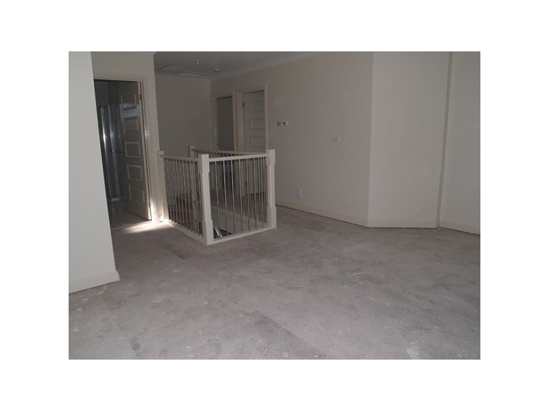 2/1093 Doncaster Rd, Doncaster East VIC 3109