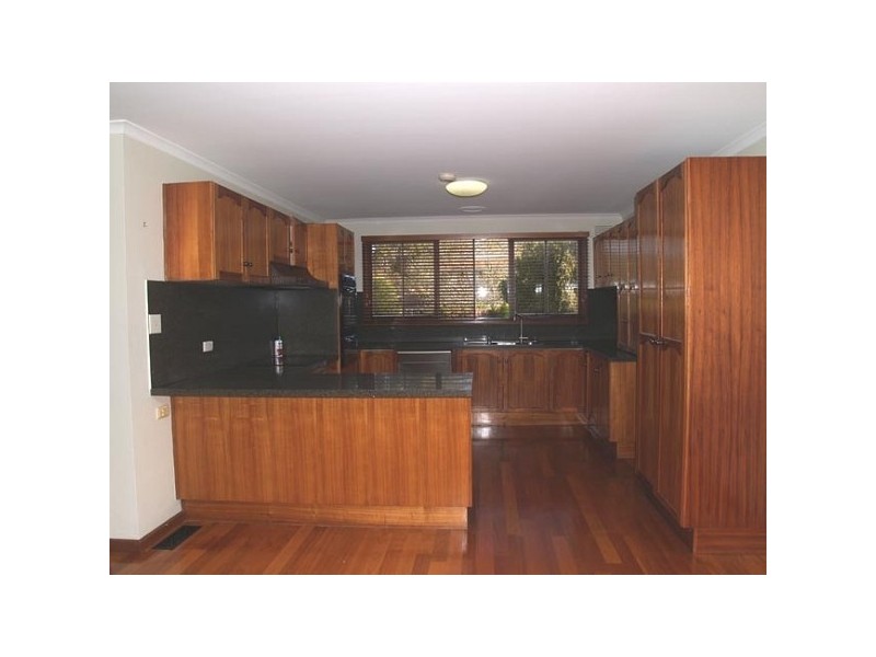 17 Devlaw Drive, Doncaster East VIC 3109