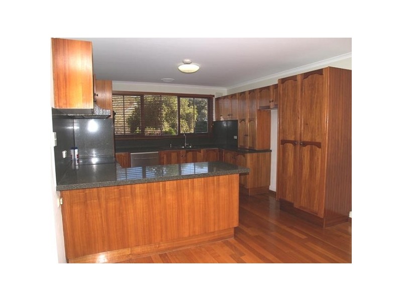 17 Devlaw Drive, Doncaster East VIC 3109