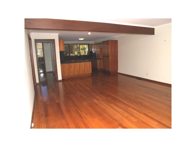 17 Devlaw Drive, Doncaster East VIC 3109