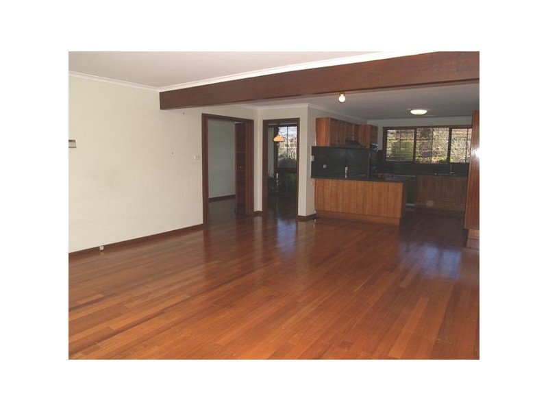 17 Devlaw Drive, Doncaster East VIC 3109