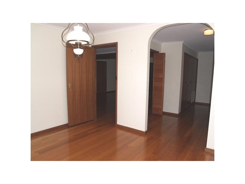 17 Devlaw Drive, Doncaster East VIC 3109