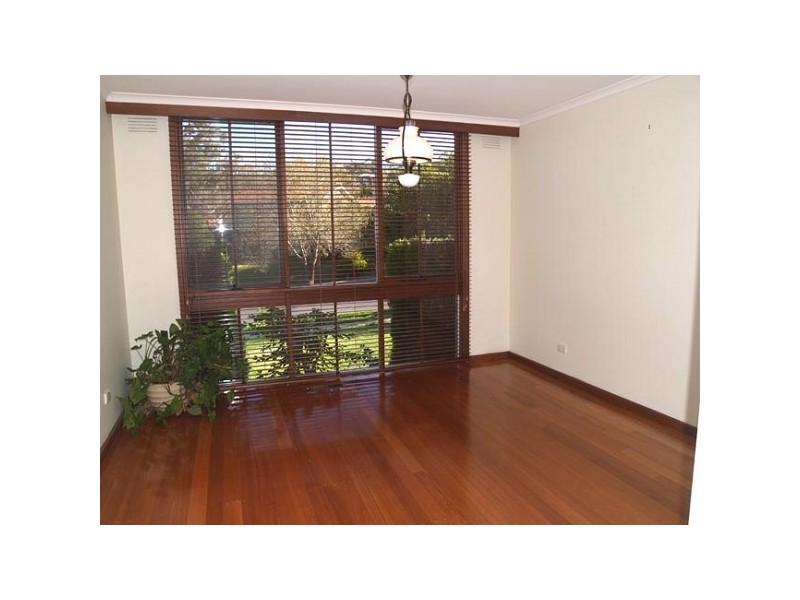 17 Devlaw Drive, Doncaster East VIC 3109