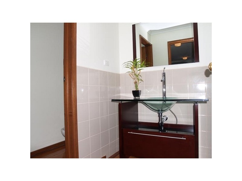 17 Devlaw Drive, Doncaster East VIC 3109