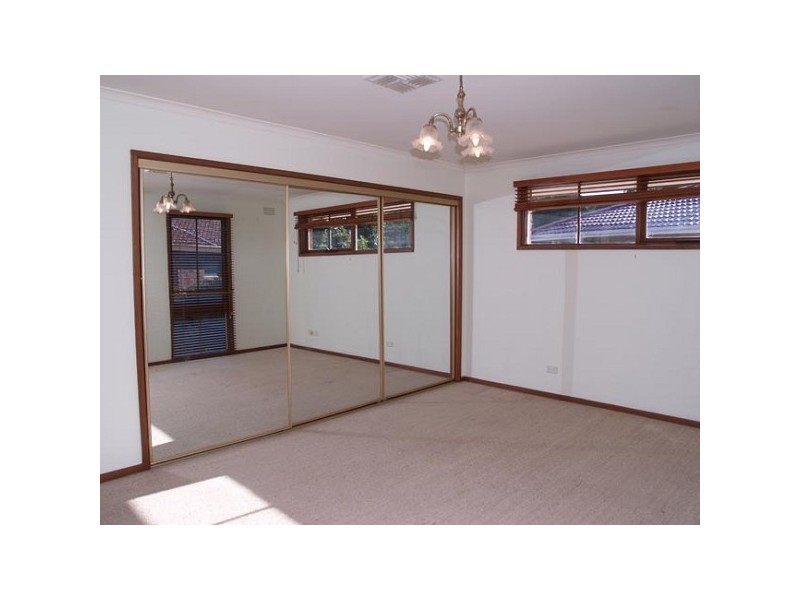 17 Devlaw Drive, Doncaster East VIC 3109