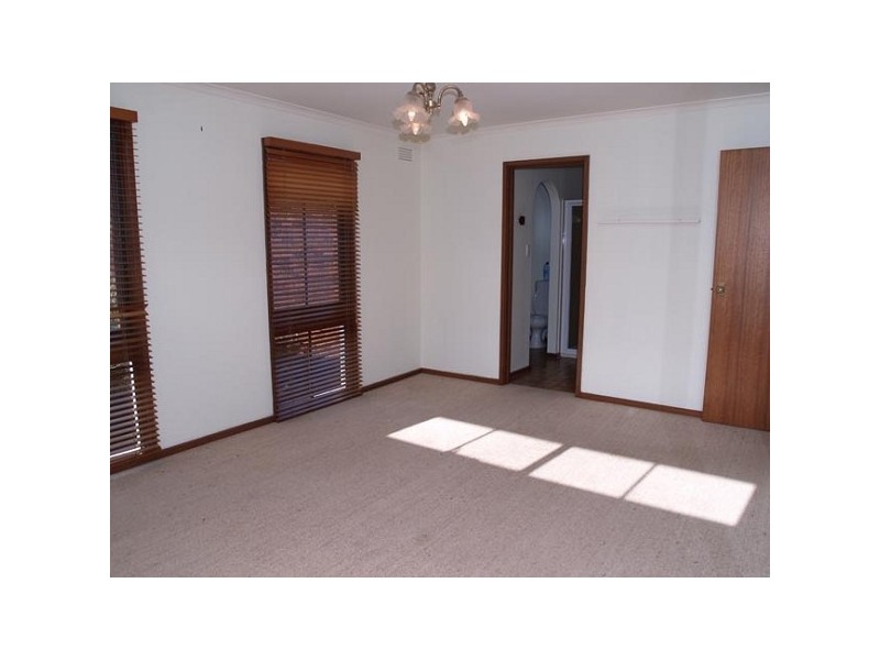 17 Devlaw Drive, Doncaster East VIC 3109