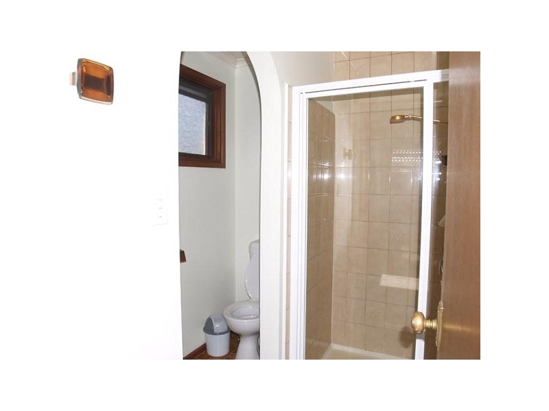 17 Devlaw Drive, Doncaster East VIC 3109