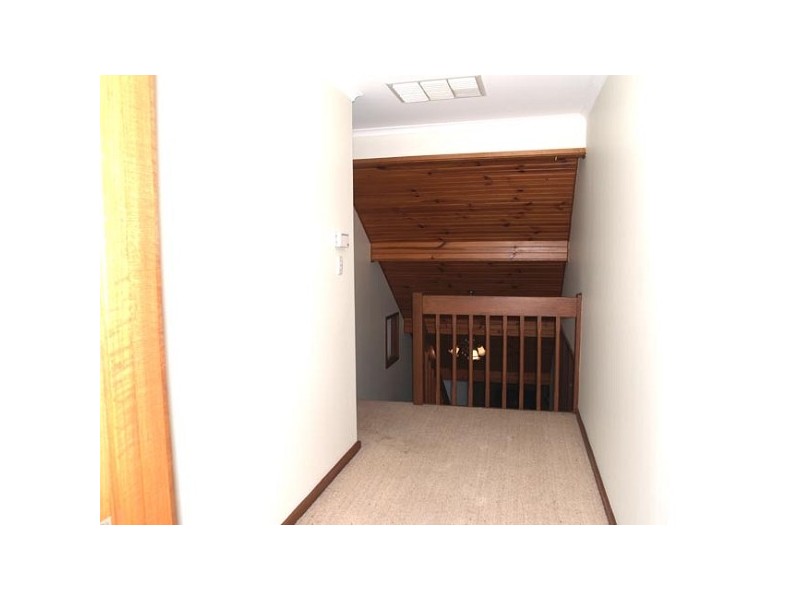 17 Devlaw Drive, Doncaster East VIC 3109