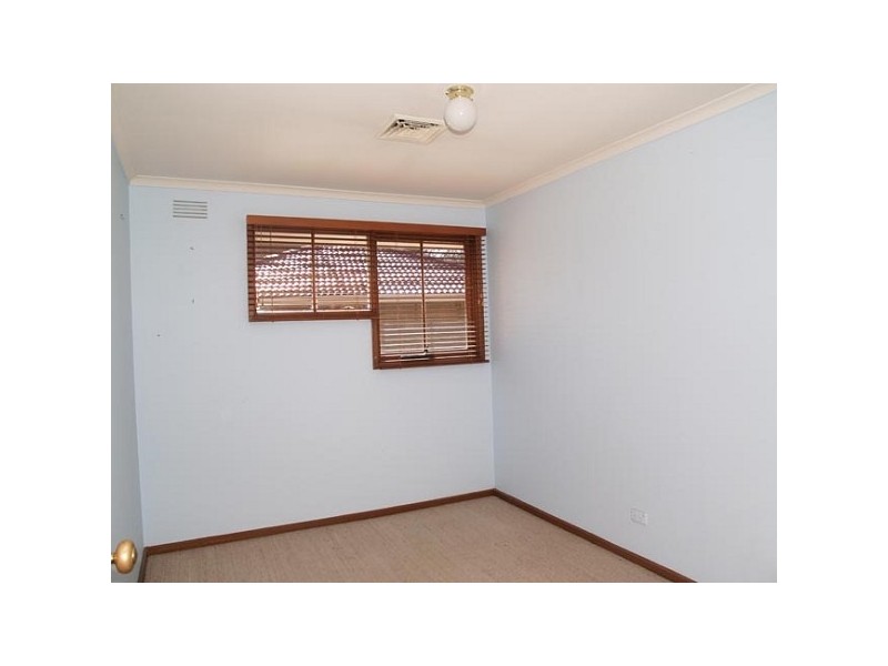 17 Devlaw Drive, Doncaster East VIC 3109