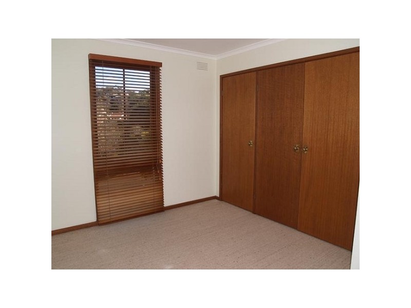 17 Devlaw Drive, Doncaster East VIC 3109