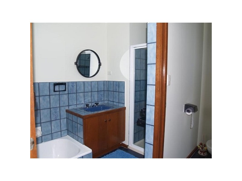 17 Devlaw Drive, Doncaster East VIC 3109