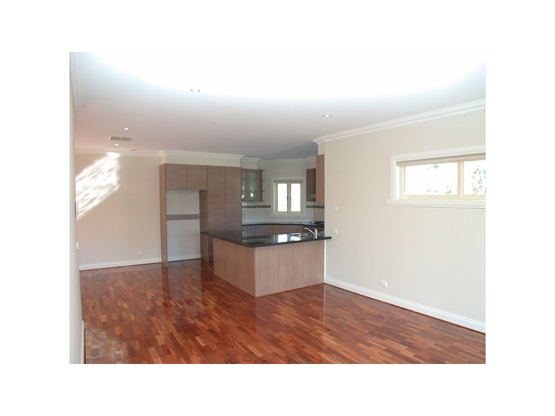 1/5 Olron Rise, Doncaster East VIC 3109