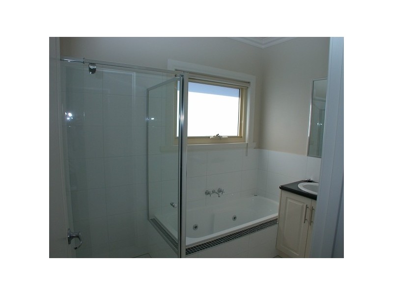 1/5 Olron Rise, Doncaster East VIC 3109