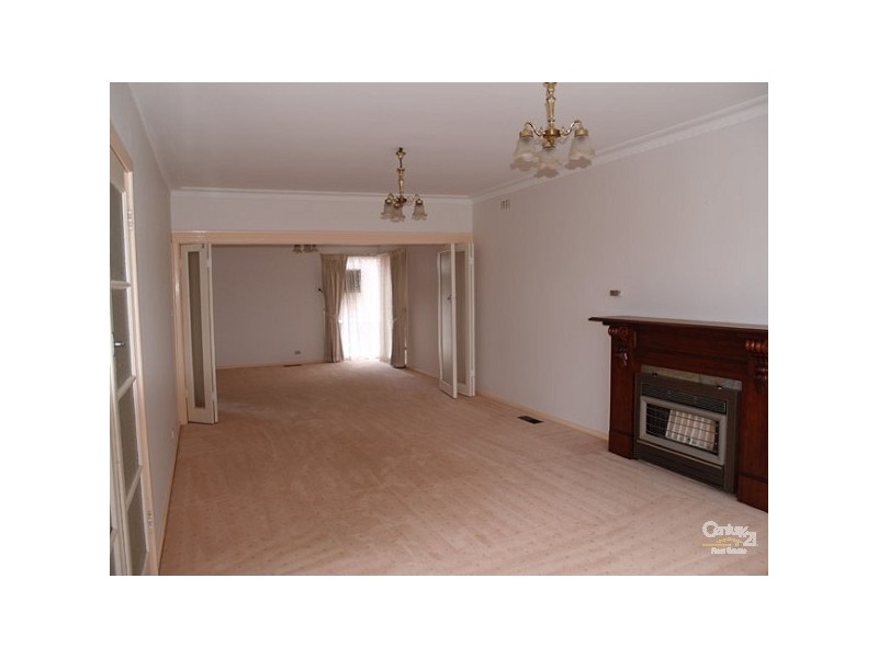 35 Hillingdon Crescent, Doncaster VIC 3108