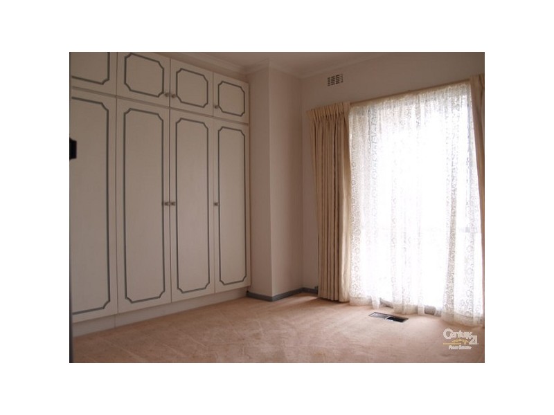 35 Hillingdon Crescent, Doncaster VIC 3108