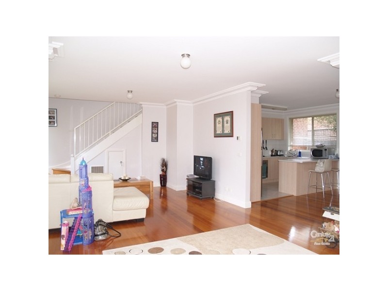 2/8 Roger Street, Doncaster East VIC 3109