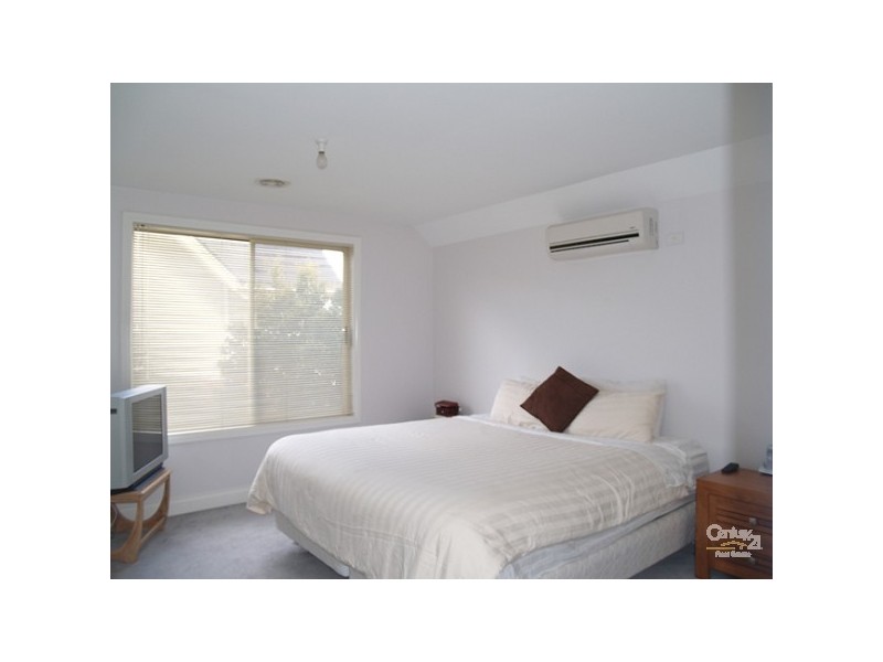 2/8 Roger Street, Doncaster East VIC 3109