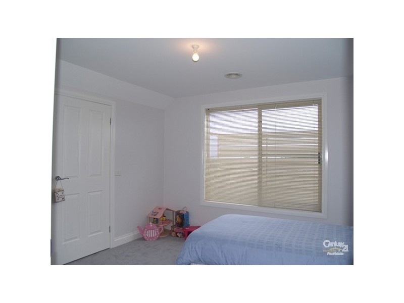 2/8 Roger Street, Doncaster East VIC 3109