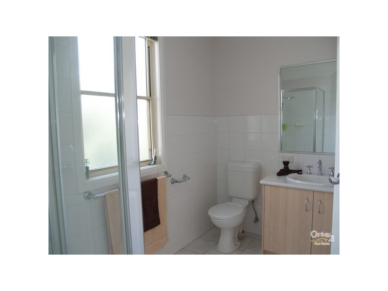 2/8 Roger Street, Doncaster East VIC 3109