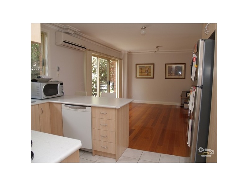 2/8 Roger Street, Doncaster East VIC 3109