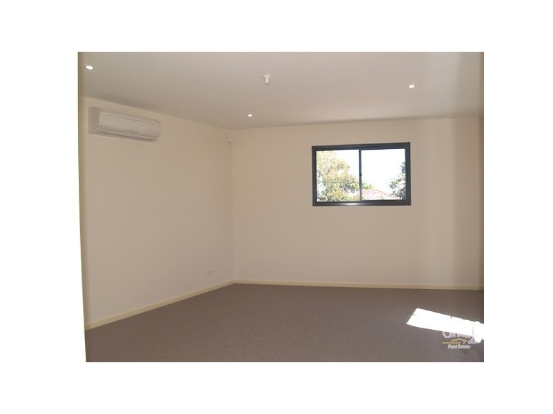 1/747 Doncaster Road, Doncaster VIC 3108