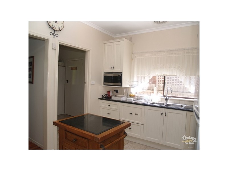 48 BARRY ROAD, Burwood East VIC 3151