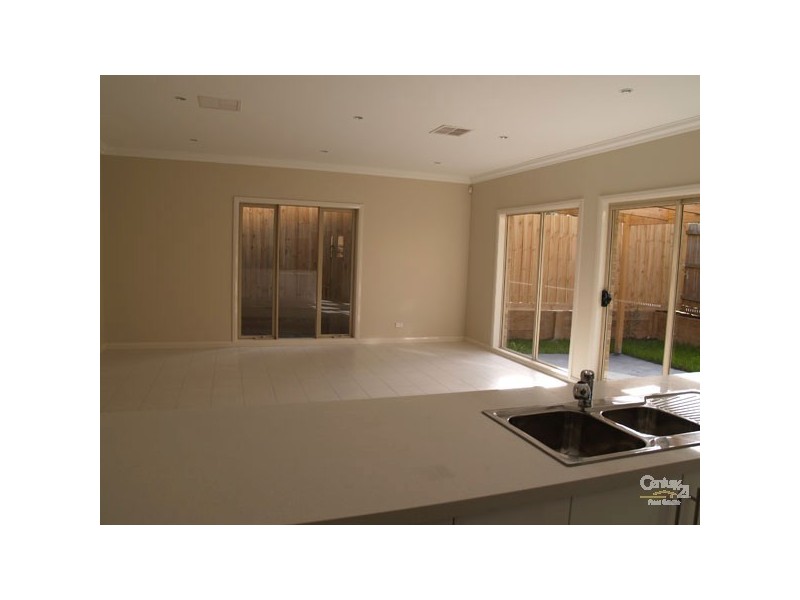 Unit 2/22 Finch Street, Notting Hill VIC 3168