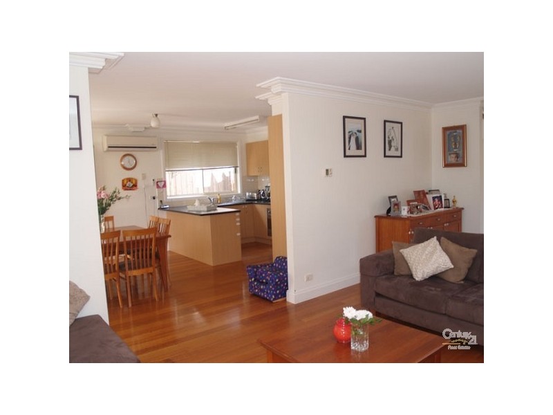 Unit 1/8 Roger Street, Doncaster East VIC 3109