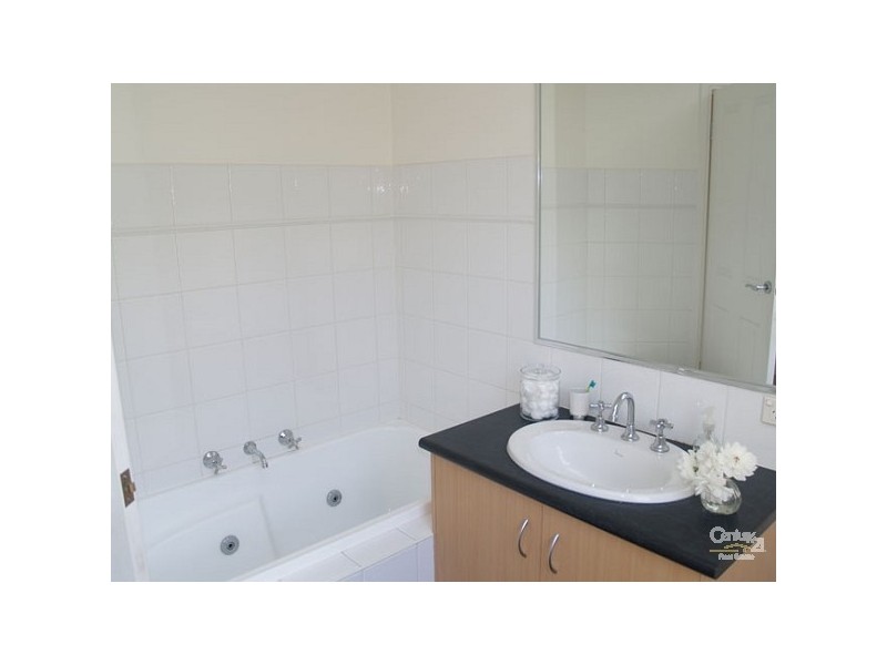 Unit 1/8 Roger Street, Doncaster East VIC 3109